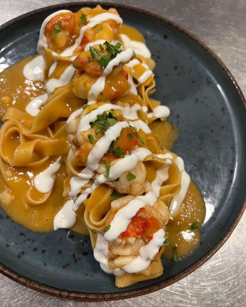 Pappardelle con langostinos y crema